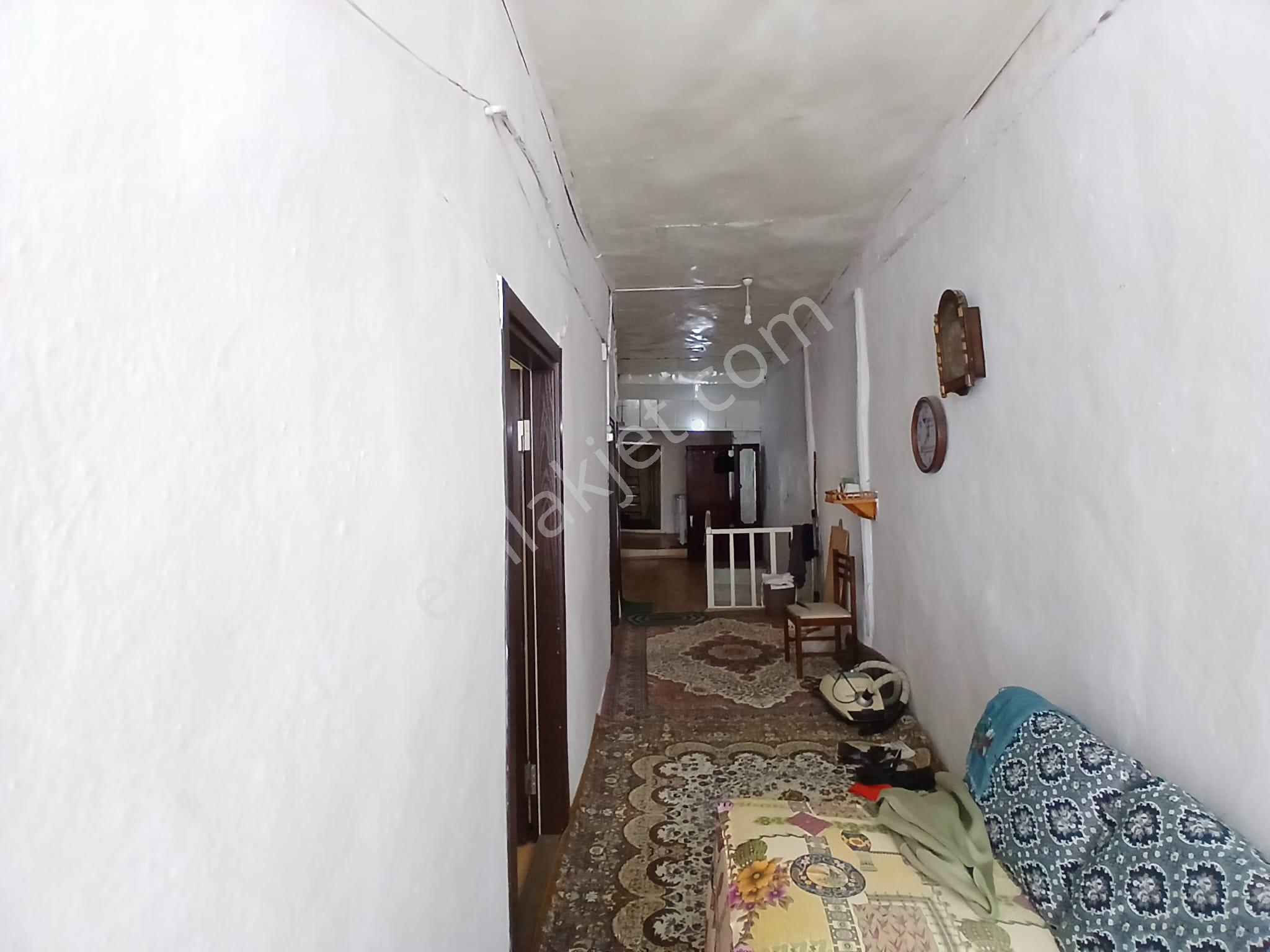 Akçay Emlak'tan Akşehir Seyyid Mahmud Hayrani Türbesi Yanında Satılık İki Katlı Müstakil Ev - Görsel 21