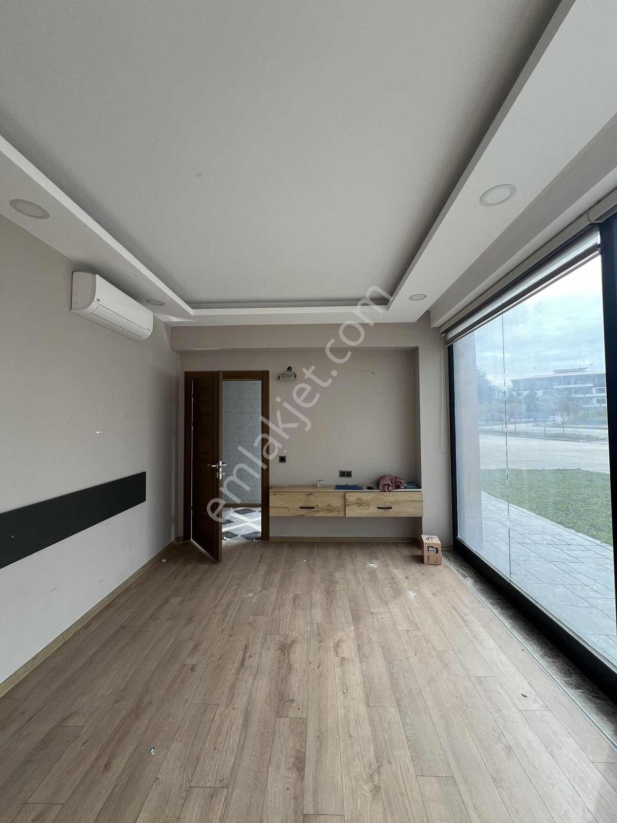 İçi Masrafsız Odalara Bölünmüş 100m2 Gökdelenler Bölgesi - Görsel 33