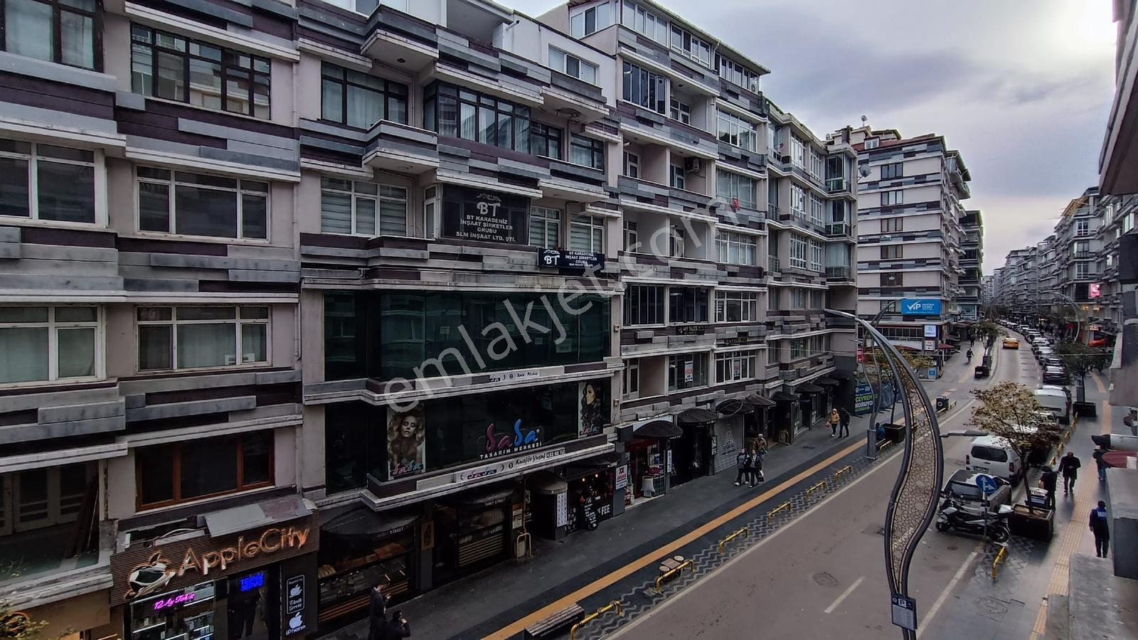 İlkadım Çiftlik Caddesi 3+1 Satılık Daire - Görsel 3