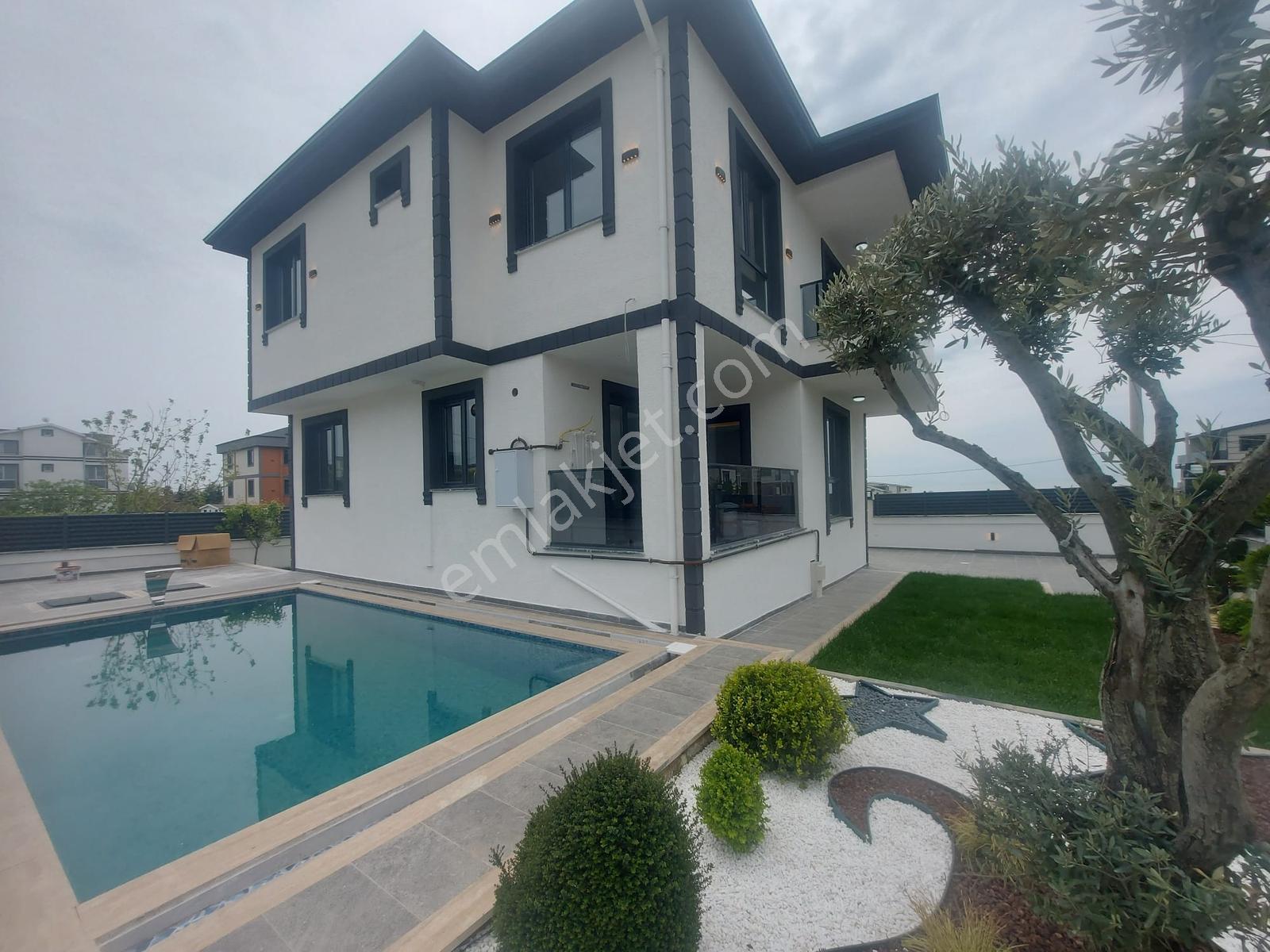 Menyap'tan Yeniçiftlikte 316 M2 Arsa İçinde Havuzlu 4+1 Villa - Görsel 11
