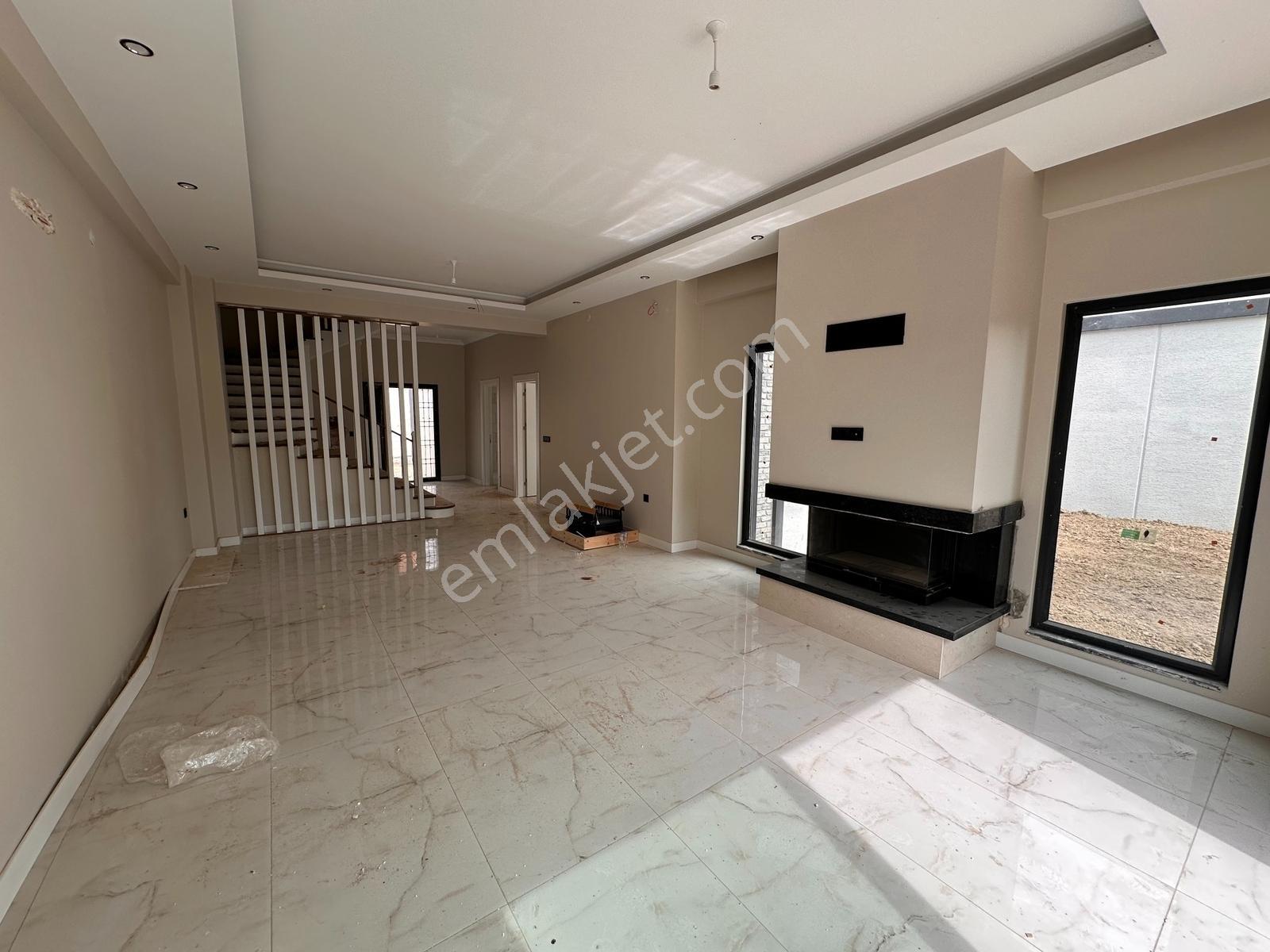 Serdivan Yazlıkta Satılık Tam Müstakil Geniş Bahçeli 4+1 Villa - Görsel 19