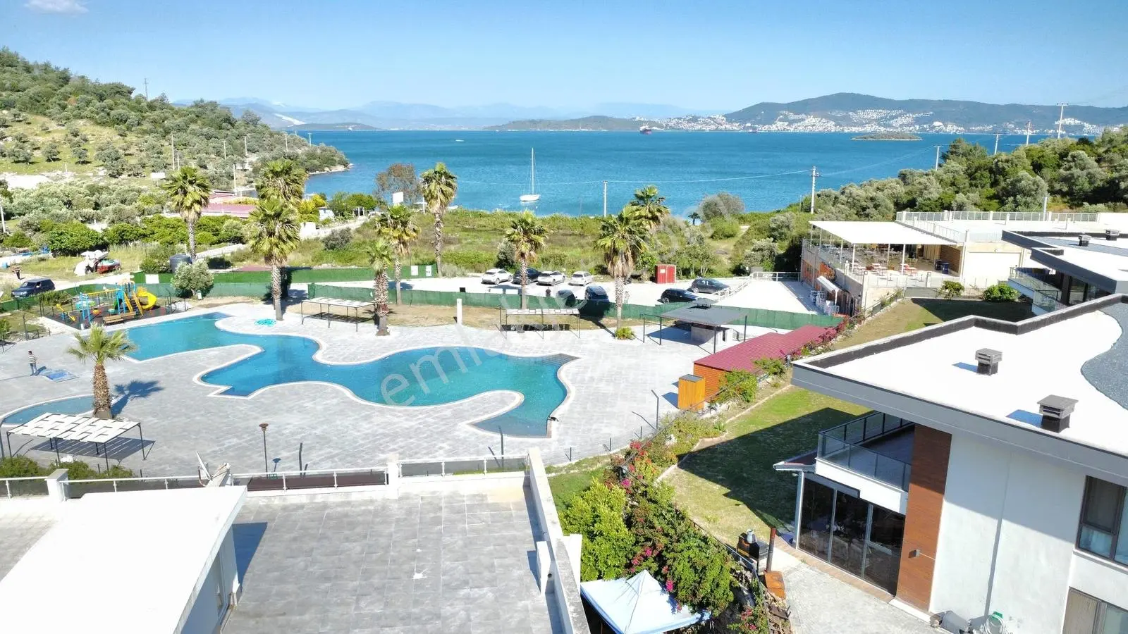 Muğla Kıyıkışlacıkta Deniz Manzaralı Son 1 Adet Bahçe Katı 1+1