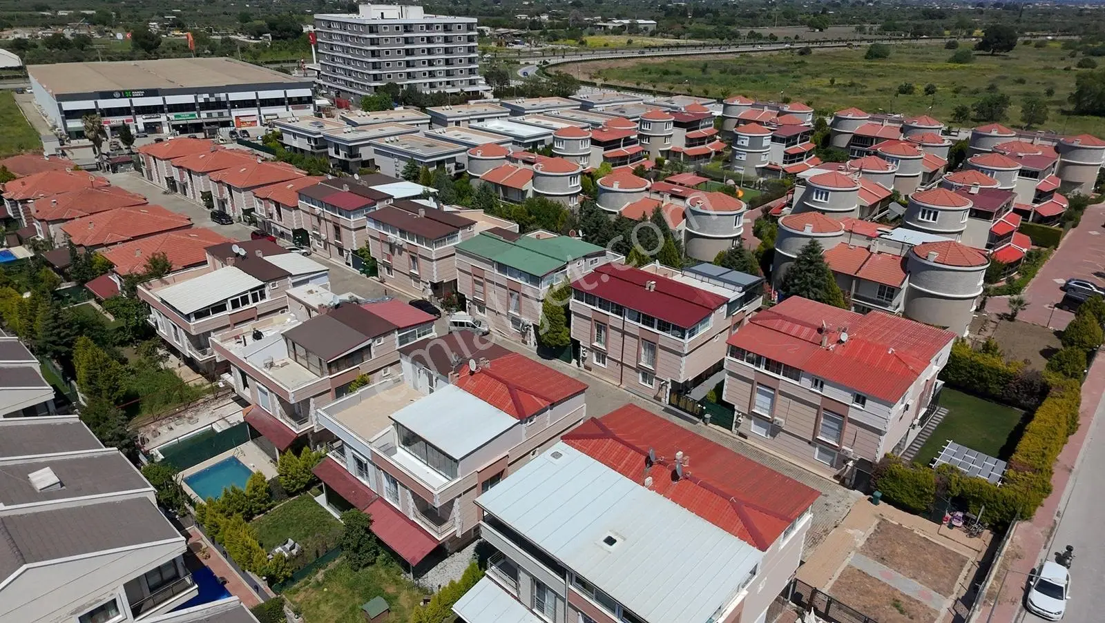 Karaali Villalar Bölgesinde Özel Tasarım 280 M2 Satılık Villa