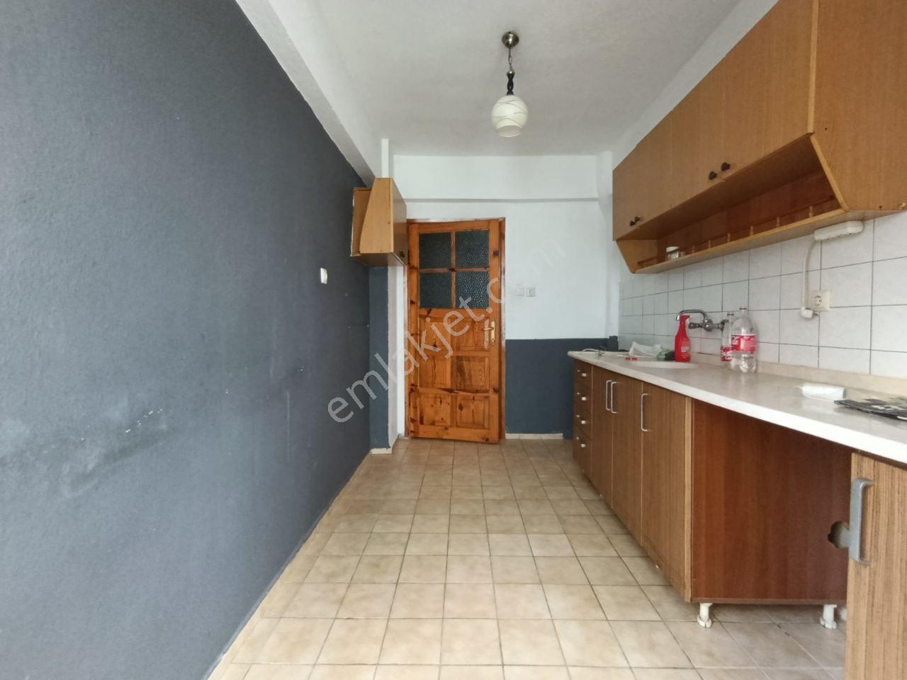 İkizçayda Dere Kenarı Ayrı Mutfaklı Ön Cephe Kiralık 2+1 Daire - Görsel 32