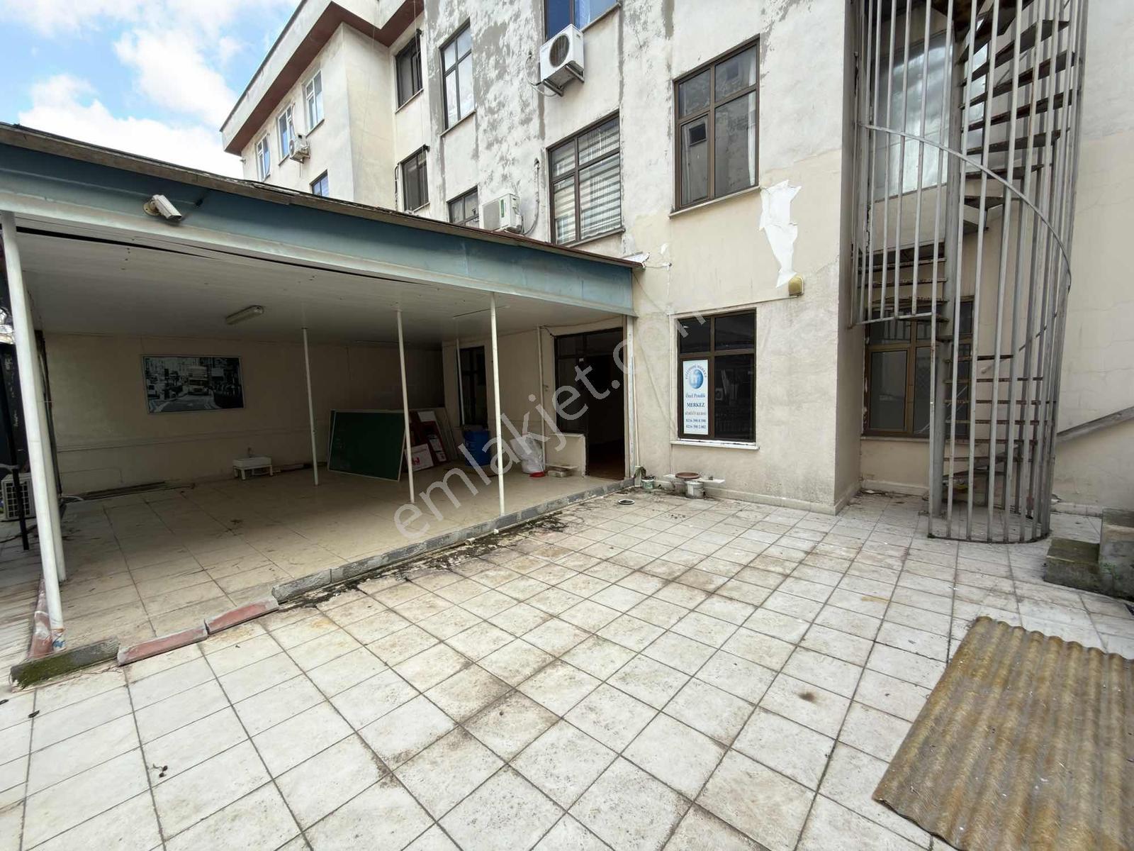 Marmaray Karşısı Dörtler'de 7 Ofis Birlikte + Teras Kullamlı - Görsel 15
