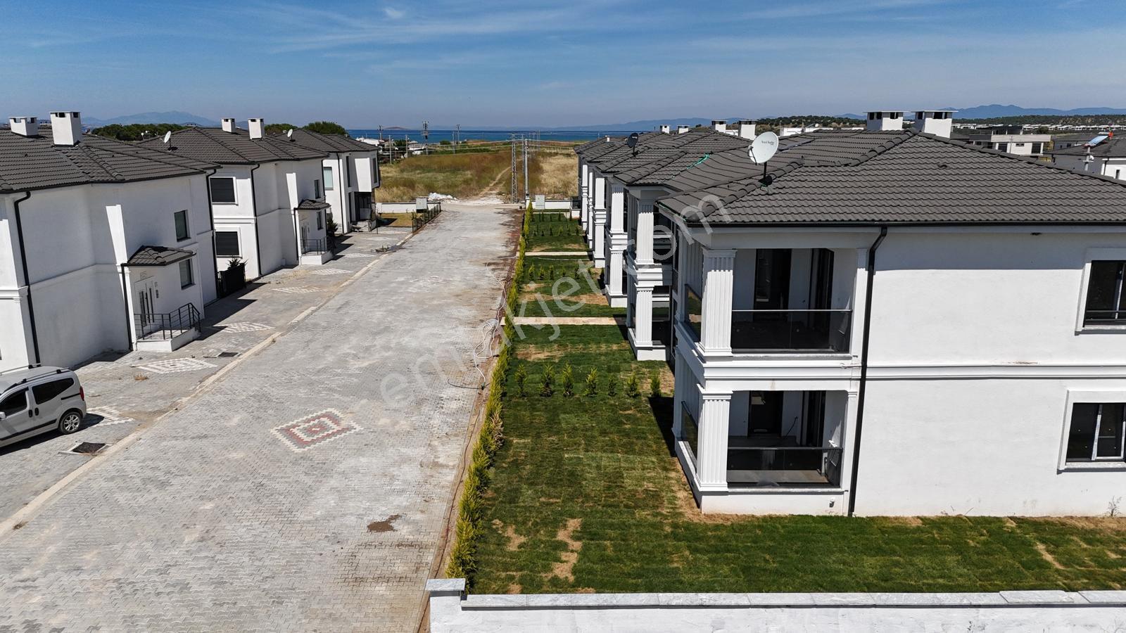 Gömeç, Mithat Paşa'da Nezih Bir Sitede 2+1 Satılık Lüks Daire - Görsel 22