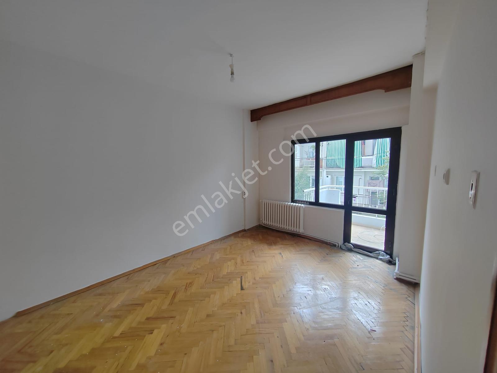 Çaybaşı Caddesi Üzerin'de Geniş, Kullanışlı 4+1 Kiralık Daire - Görsel 5