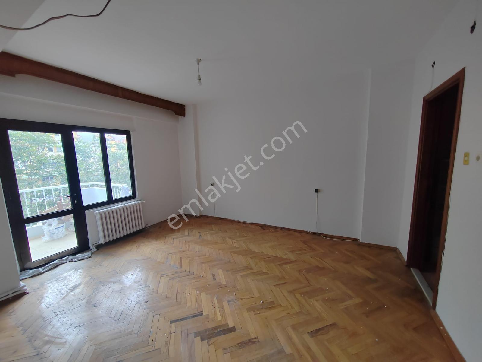 Çaybaşı Caddesi Üzerin'de Geniş, Kullanışlı 4+1 Kiralık Daire - Görsel 11