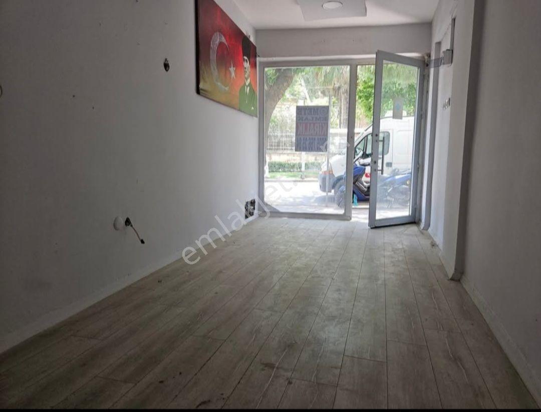 Sultan Camii Civarı Kiralık İşyeri/ Ofis 35m2 - Görsel 3