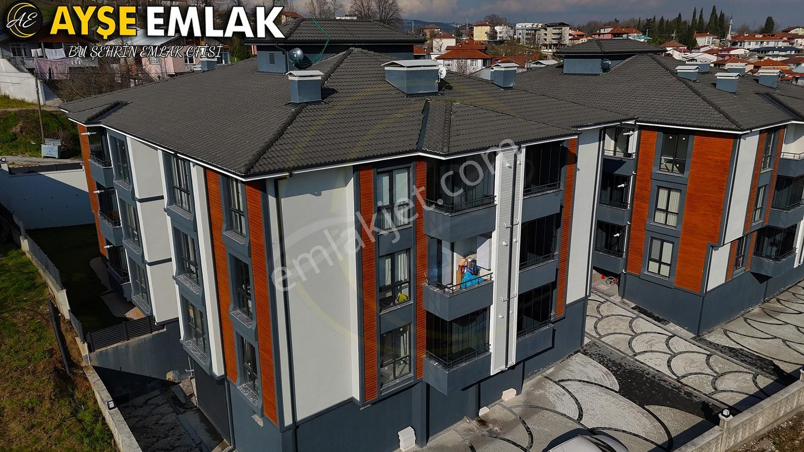 Ayşe Emlak'tan 2+1 Cam Balkon Asansörlü Otoparklı Kiralık Daire