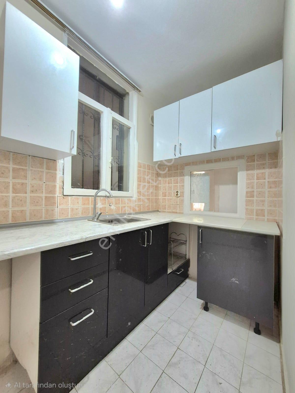 K.yaka Çarşı İçinde Kendisine Ait Özel Bahçeli Olan 2+1 100 M2 - Görsel 19