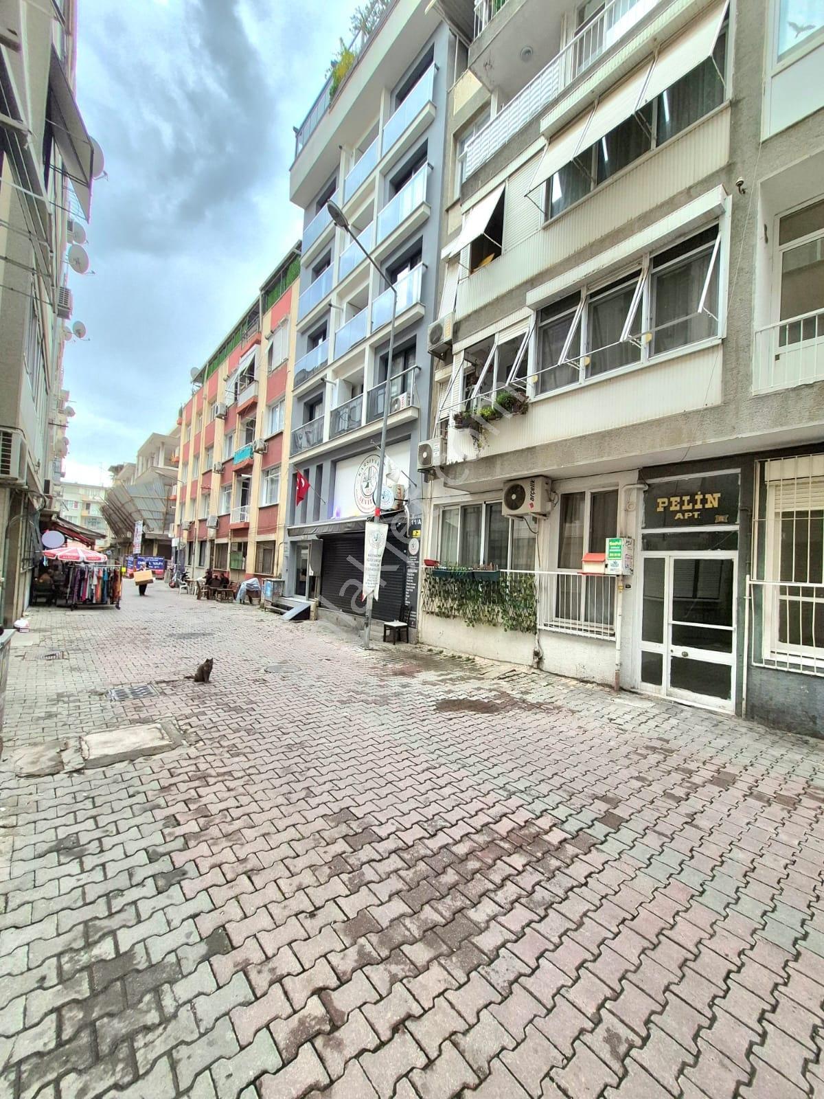 K.yaka Çarşı İçinde Kendisine Ait Özel Bahçeli Olan 2+1 100 M2 - Görsel 13