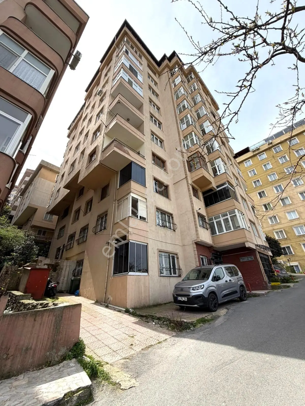 Değirmenyolu Caddesi Metro Yakını 2+1 Özel Tasarım Daire - Görsel 3
