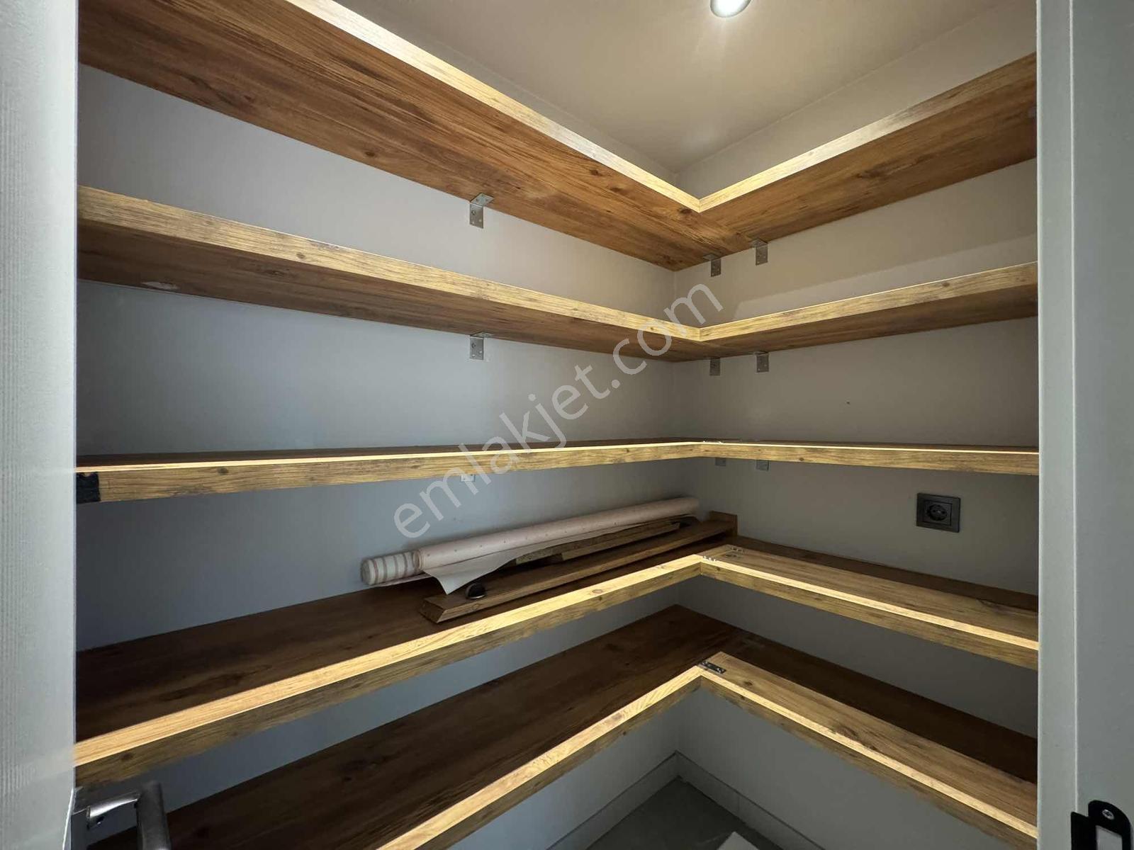 Sazova Mah. Stadyum Karşısı Ultra Lüx Modern 4+1 Triplex Villa - Görsel 9