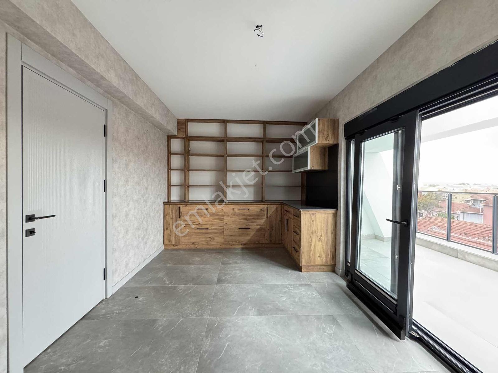 Sazova Mah. Stadyum Karşısı Ultra Lüx Modern 4+1 Triplex Villa - Görsel 15