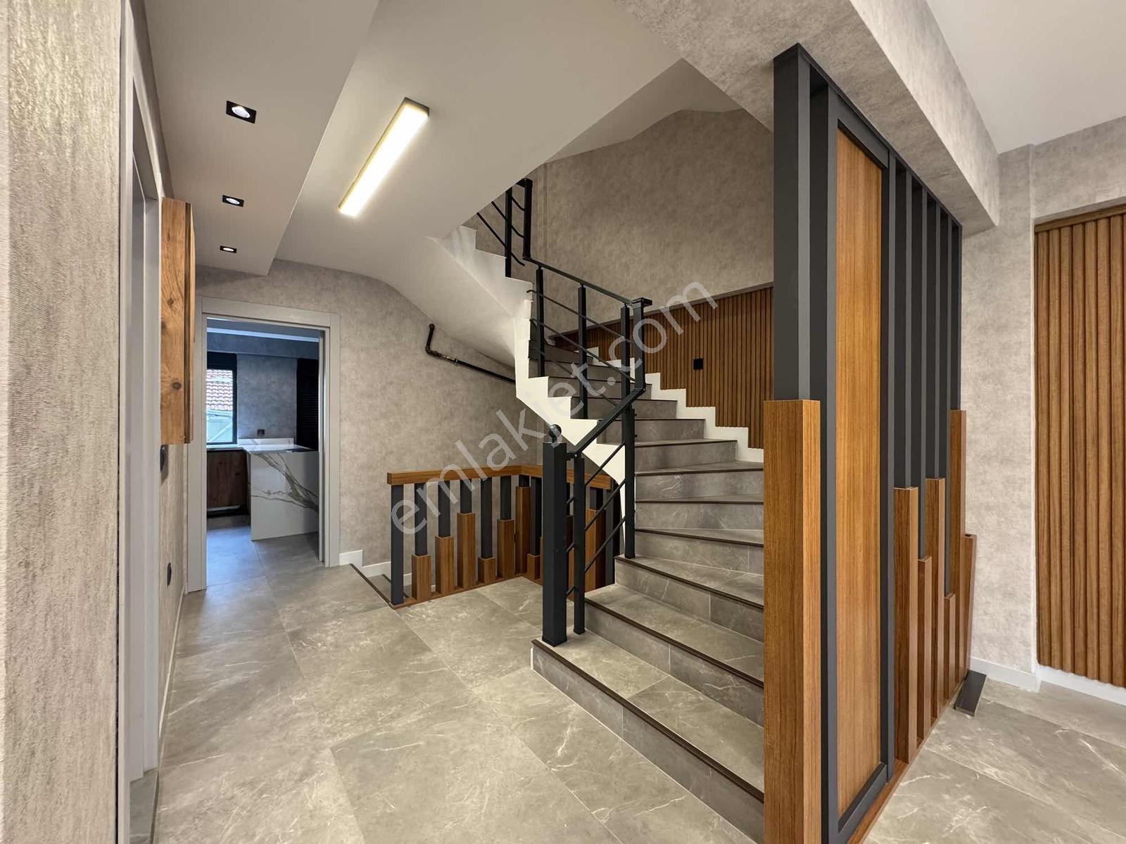 Sazova Mah. Stadyum Karşısı Ultra Lüx Modern 4+1 Triplex Villa - Görsel 30