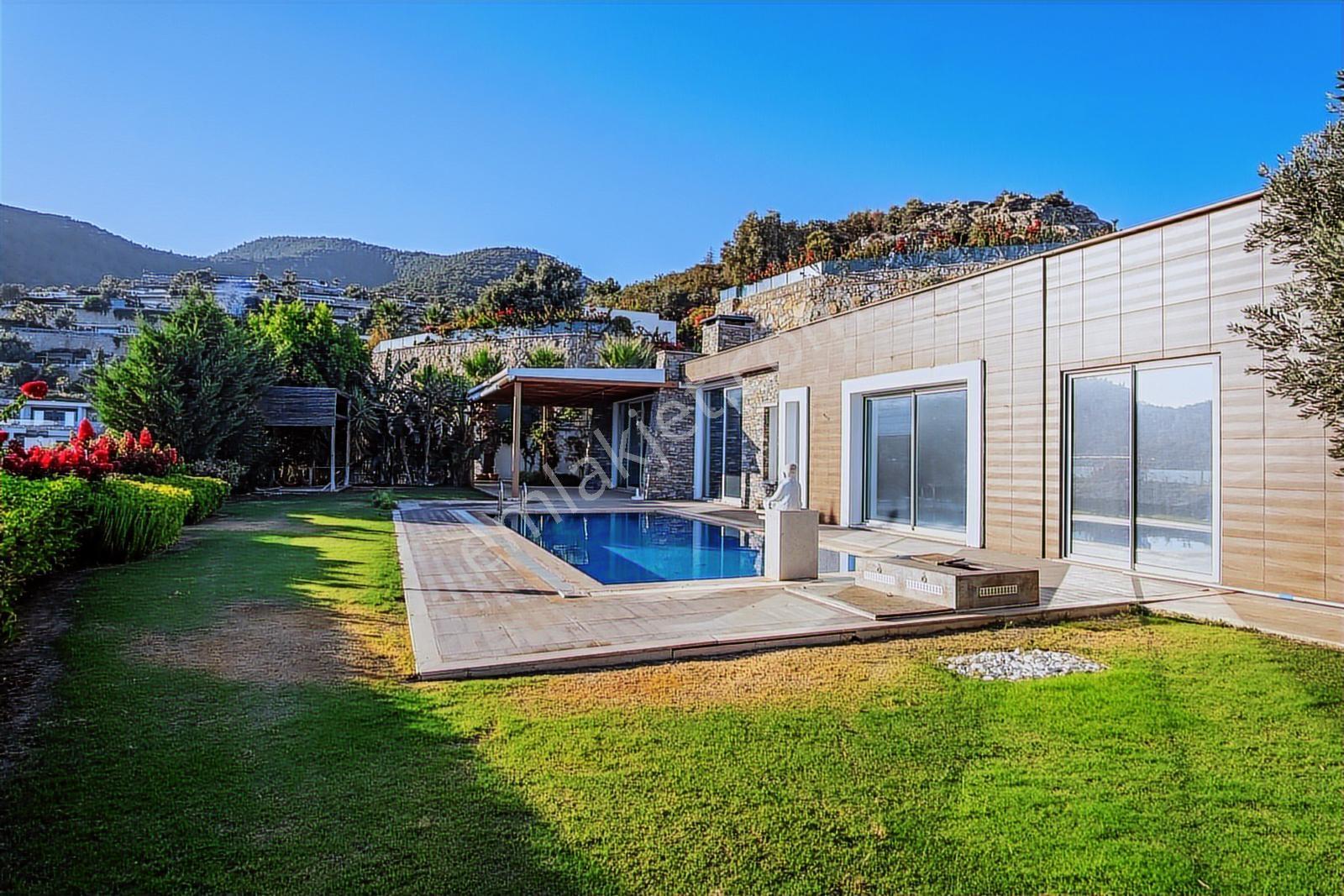 Bodrum Konacık Acropol Sitesinde Eşsiz Manzaralı, Satılık Villa