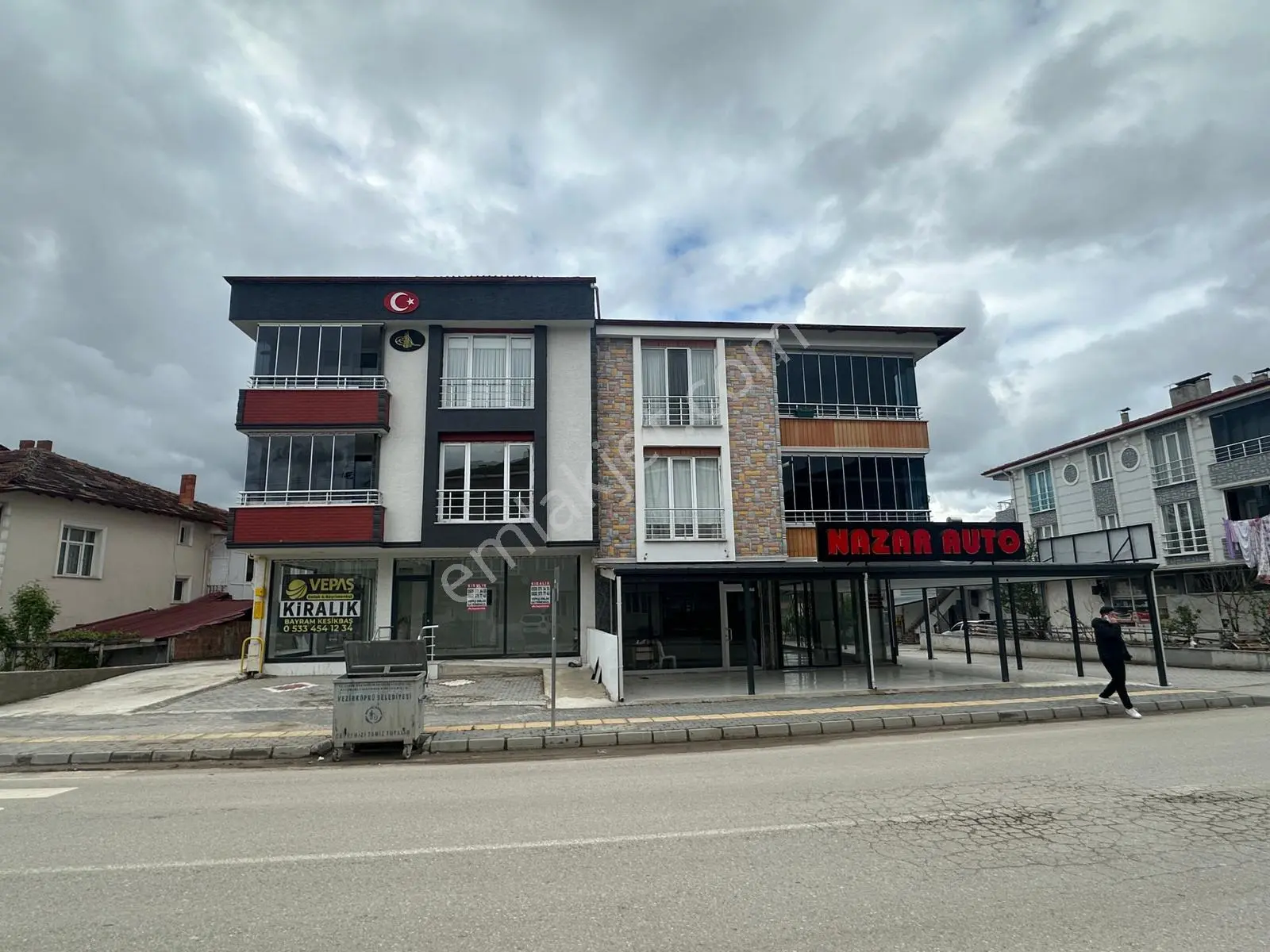 Vepaş'tan Esentepe Ömer Halisdemir Caddesi Kiralık Dükkân 85 M²
