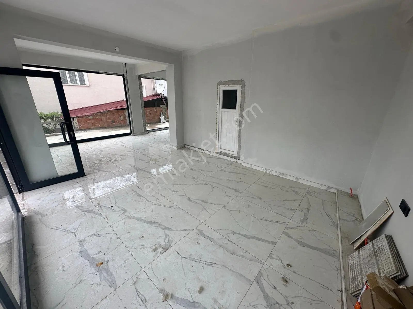 Vepaş'tan Esentepe Ömer Halisdemir Caddesi Kiralık Dükkân 85 M² - Görsel 5