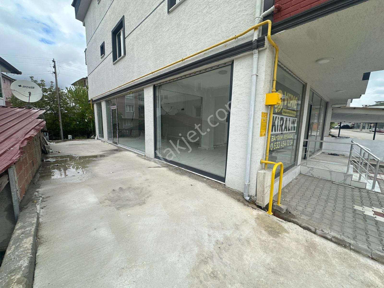 Vepaş'tan Esentepe Ömer Halisdemir Caddesi Kiralık Dükkân 85 M² - Görsel 15