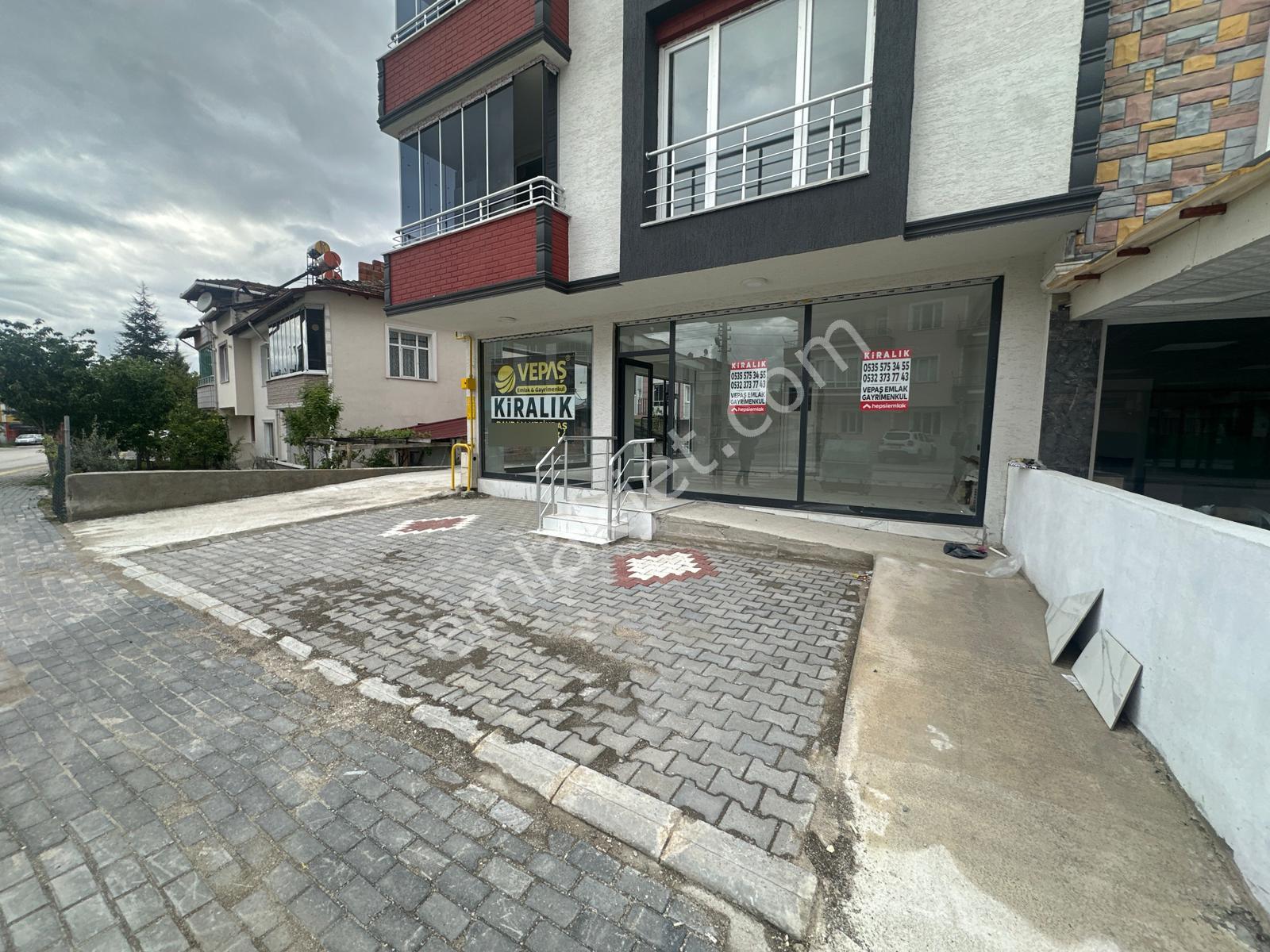 Vepaş'tan Esentepe Ömer Halisdemir Caddesi Kiralık Dükkân 85 M² - Görsel 3