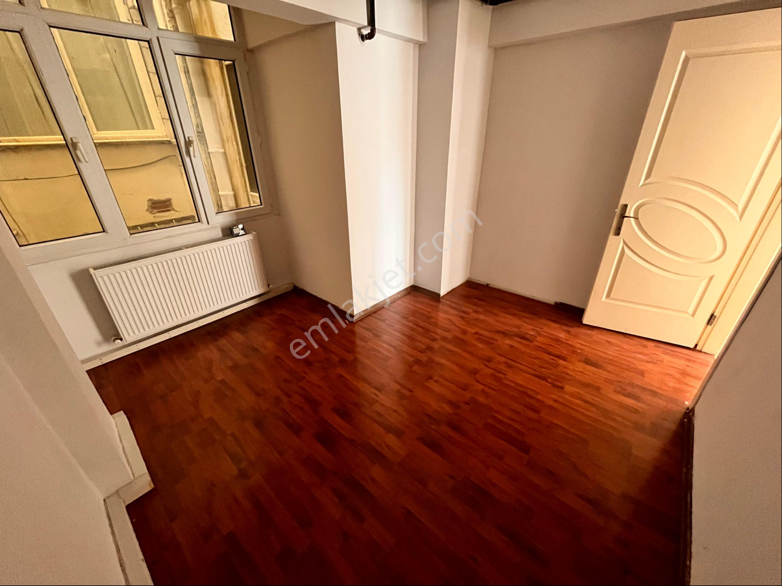 Betonyol Caddede 2+1 90m2 Temiz Bakımlı Arakat Daire - Görsel 17