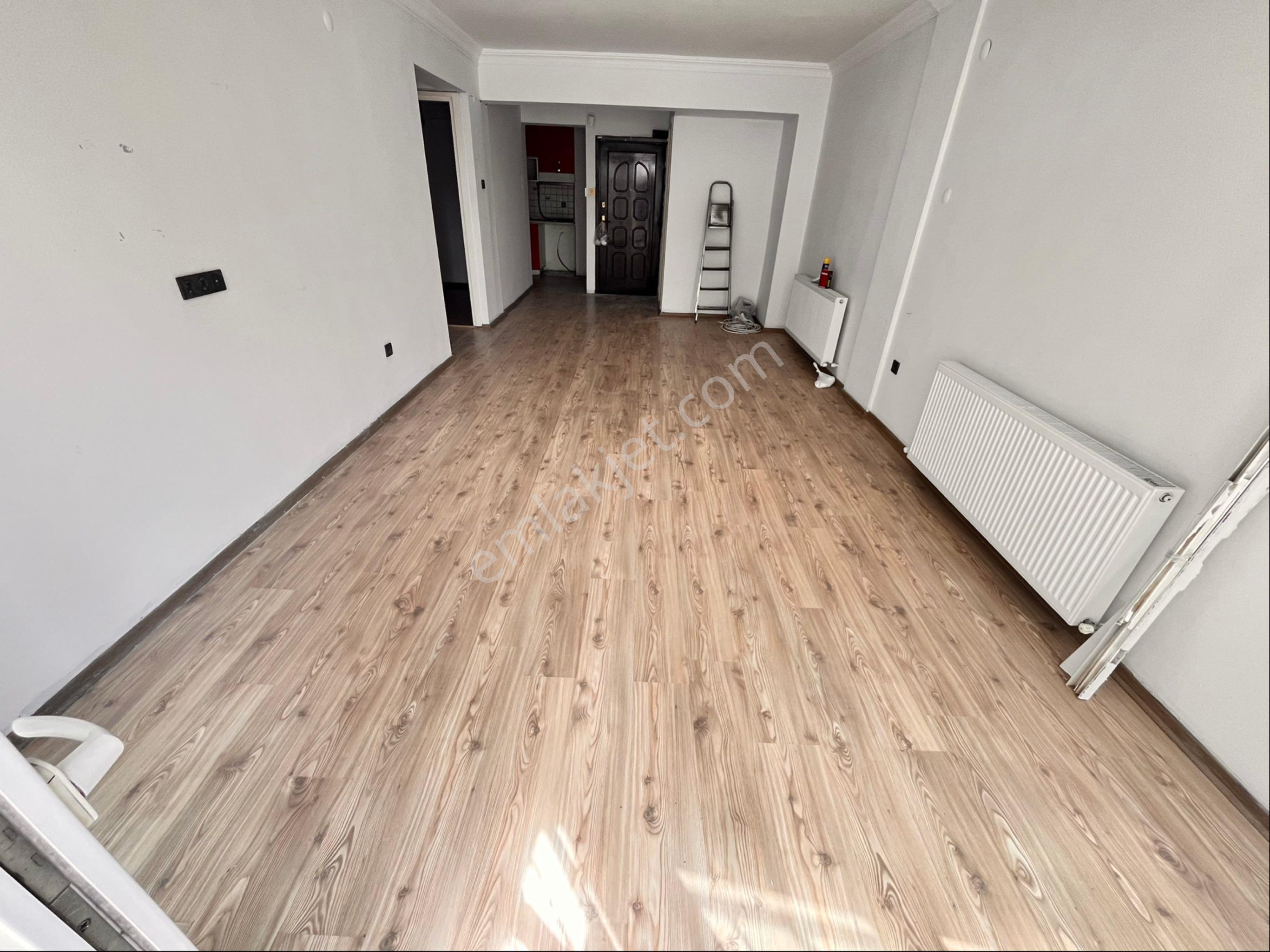 Betonyol Caddede 2+1 90m2 Temiz Bakımlı Arakat Daire - Görsel 6