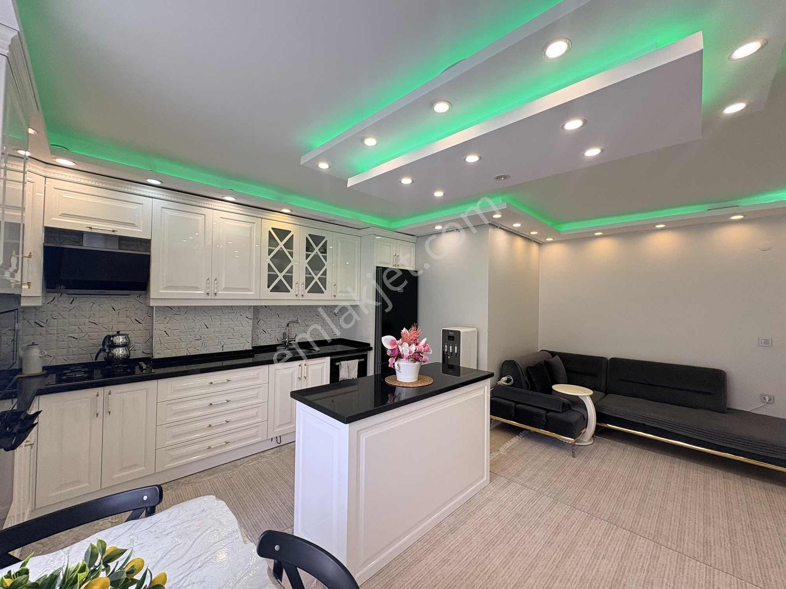 Beylikdüzü'nde 3+1 Arakat Çift Balkonlu 200m² Satılık Daire - Görsel 6