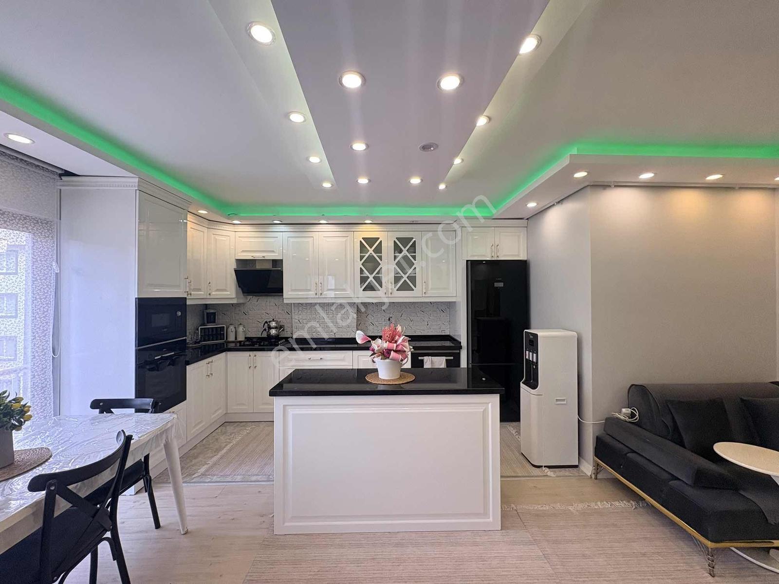 Beylikdüzü'nde 3+1 Arakat Çift Balkonlu 200m² Satılık Daire - Görsel 12