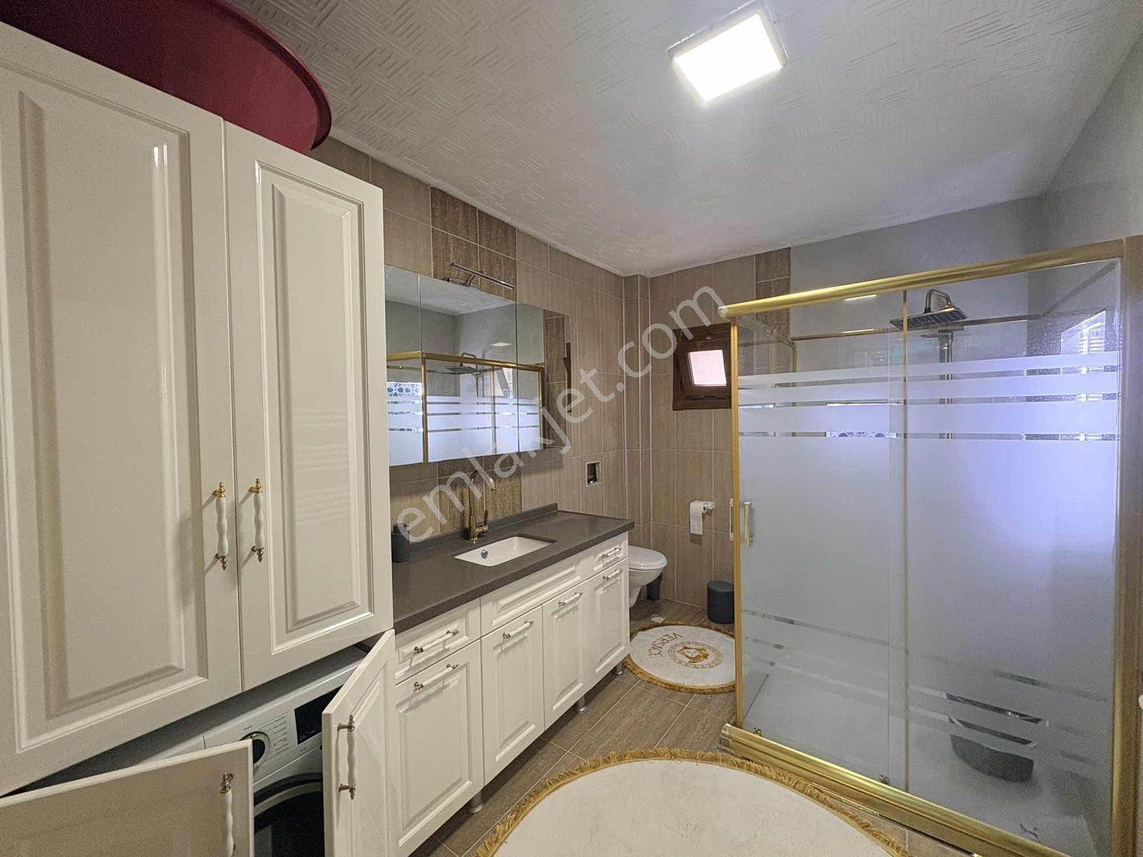 Beylikdüzü'nde 3+1 Arakat Çift Balkonlu 200m² Satılık Daire - Görsel 8