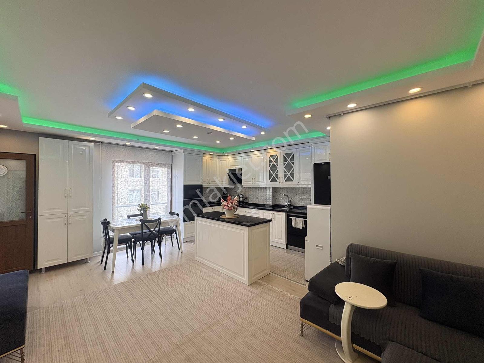Beylikdüzü'nde 3+1 Arakat Çift Balkonlu 200m² Satılık Daire - Görsel 13