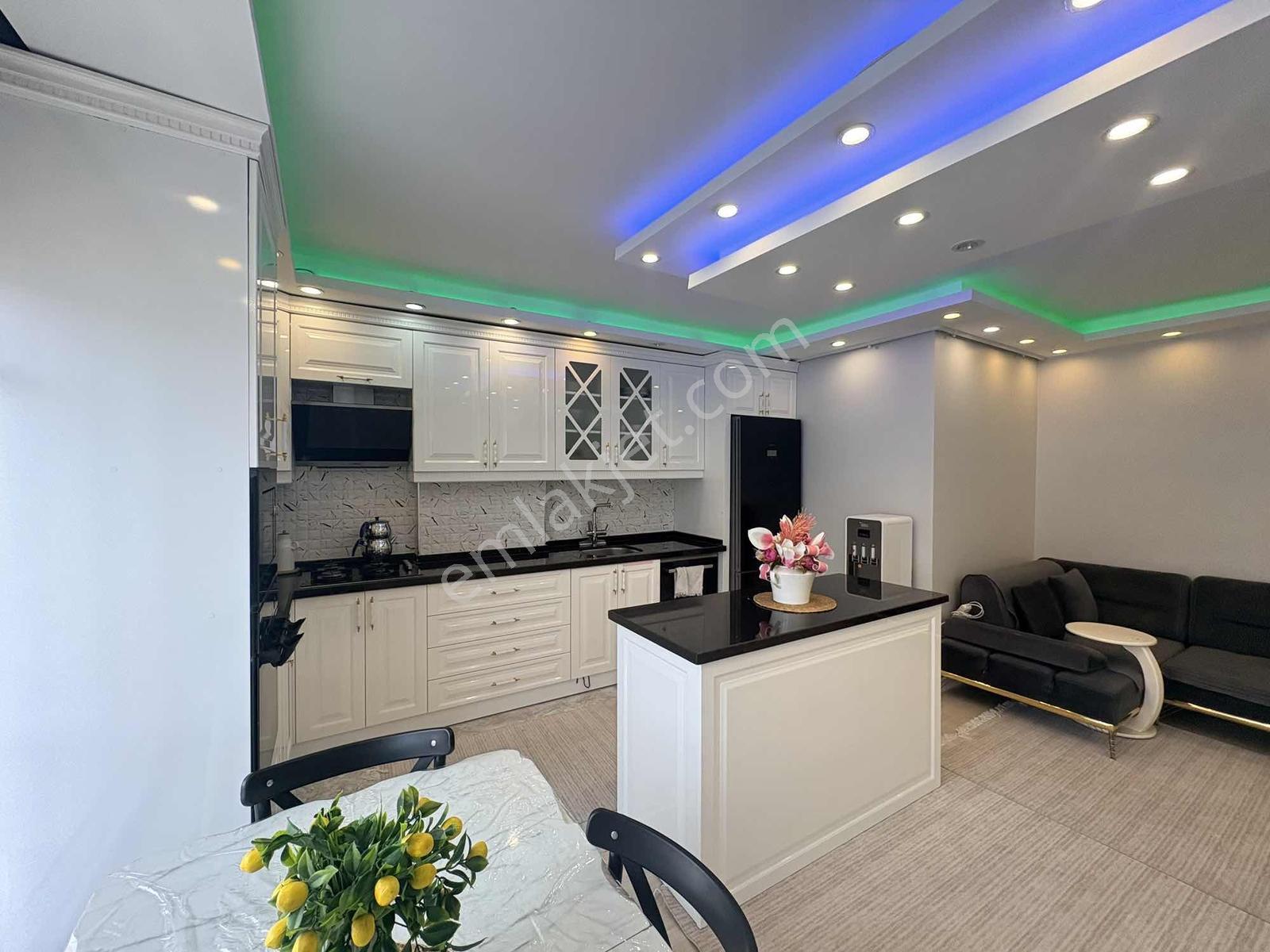 Beylikdüzü'nde 3+1 Arakat Çift Balkonlu 200m² Satılık Daire - Görsel 5