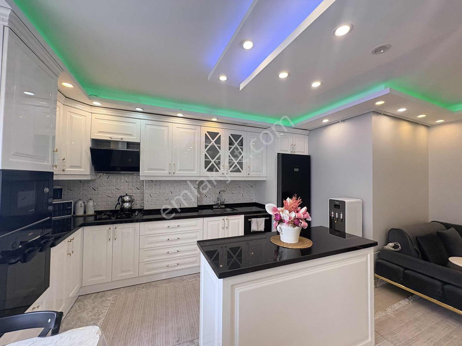 Beylikdüzü'nde 3+1 Arakat Çift Balkonlu 200m² Satılık Daire - Görsel 17