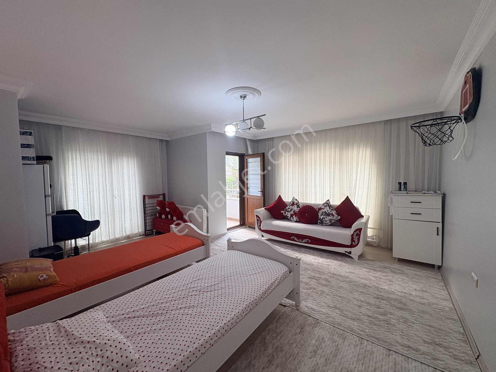 Beylikdüzü'nde 3+1 Arakat Çift Balkonlu 200m² Satılık Daire - Görsel 24