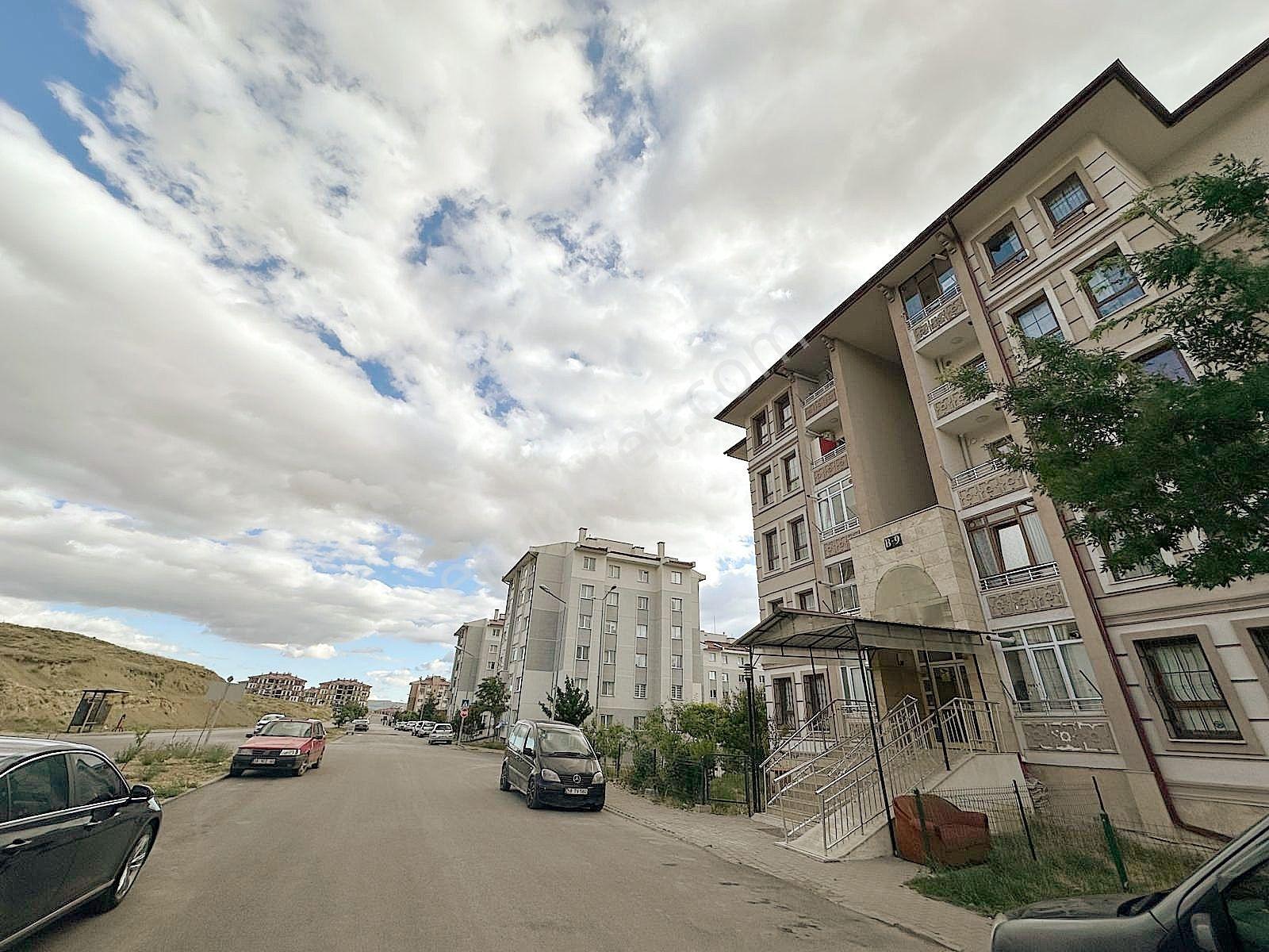 Karahan Emlaktan Esentepe Emekli Tokilerde Satılık 2+1 Daire*