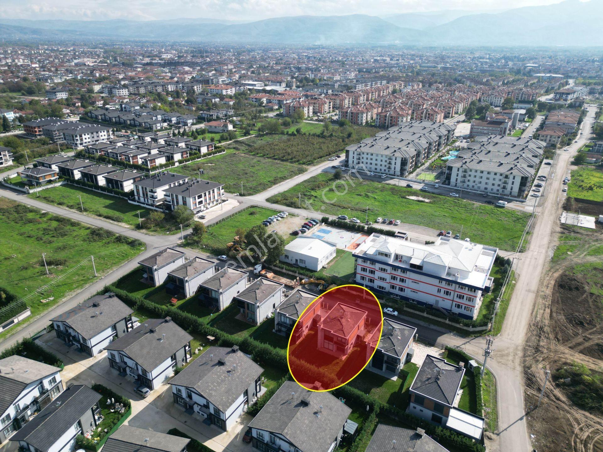 Körpeşler Mahallesi Yeşilkent 2 Sitesi’nde 4+1 200 M² Kiralık Tekil Villa - Görsel 34