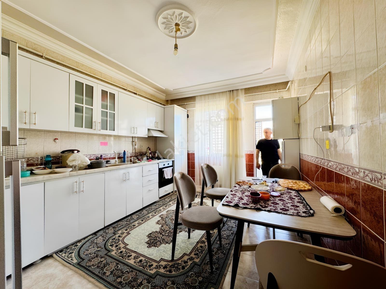 Kayapınar Belediyesi Karşısı Satılık 3+1 Daire - Görsel 2