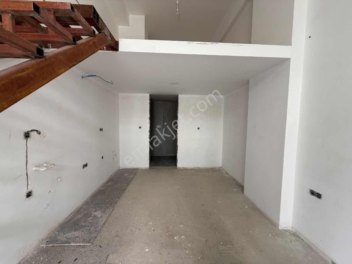 Yenifoça Bivaloft Projesinde Satılık 1+1 Bahçeli Daire - Görsel 2
