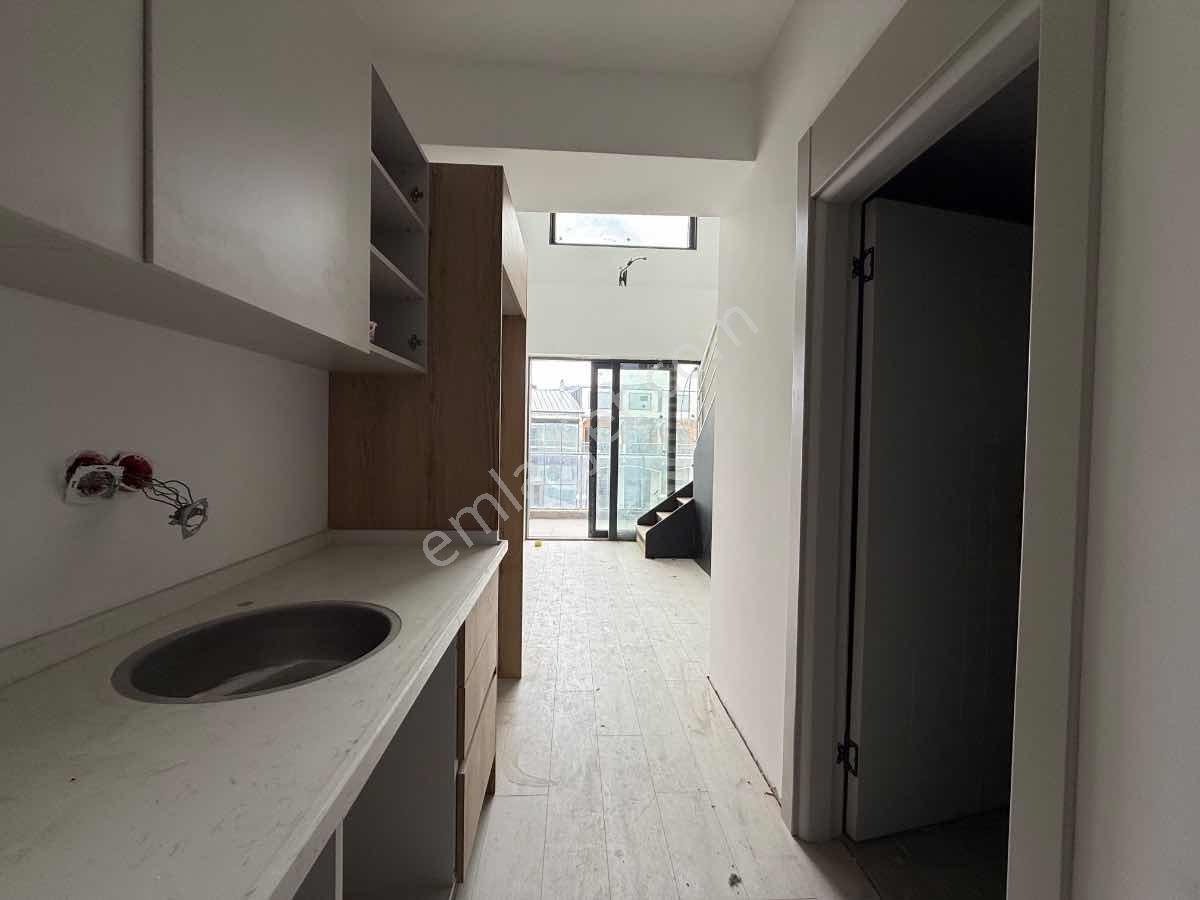 Yenifoça Bivaloft Projesinde Satılık 1+1 Bahçeli Daire - Görsel 10