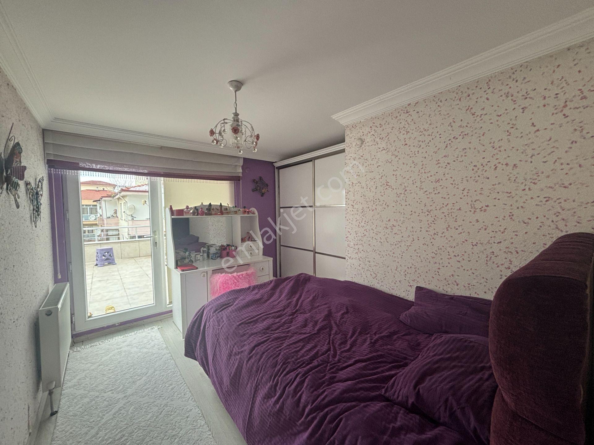 Cedidiye Mahallesi’nde Şömineli, Teraslı 4+1 220 M² Satılık Dubleks Daire - Görsel 25