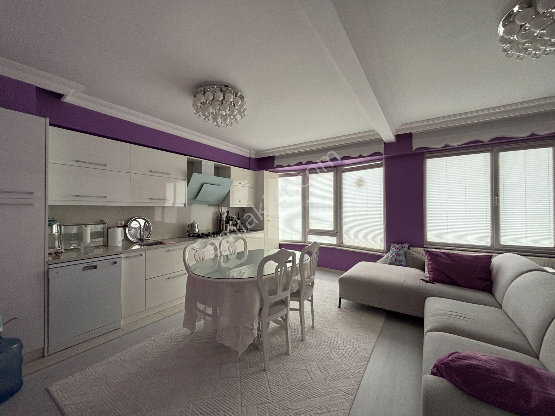 Cedidiye Mahallesi’nde Şömineli, Teraslı 4+1 220 M² Satılık Dubleks Daire - Görsel 17