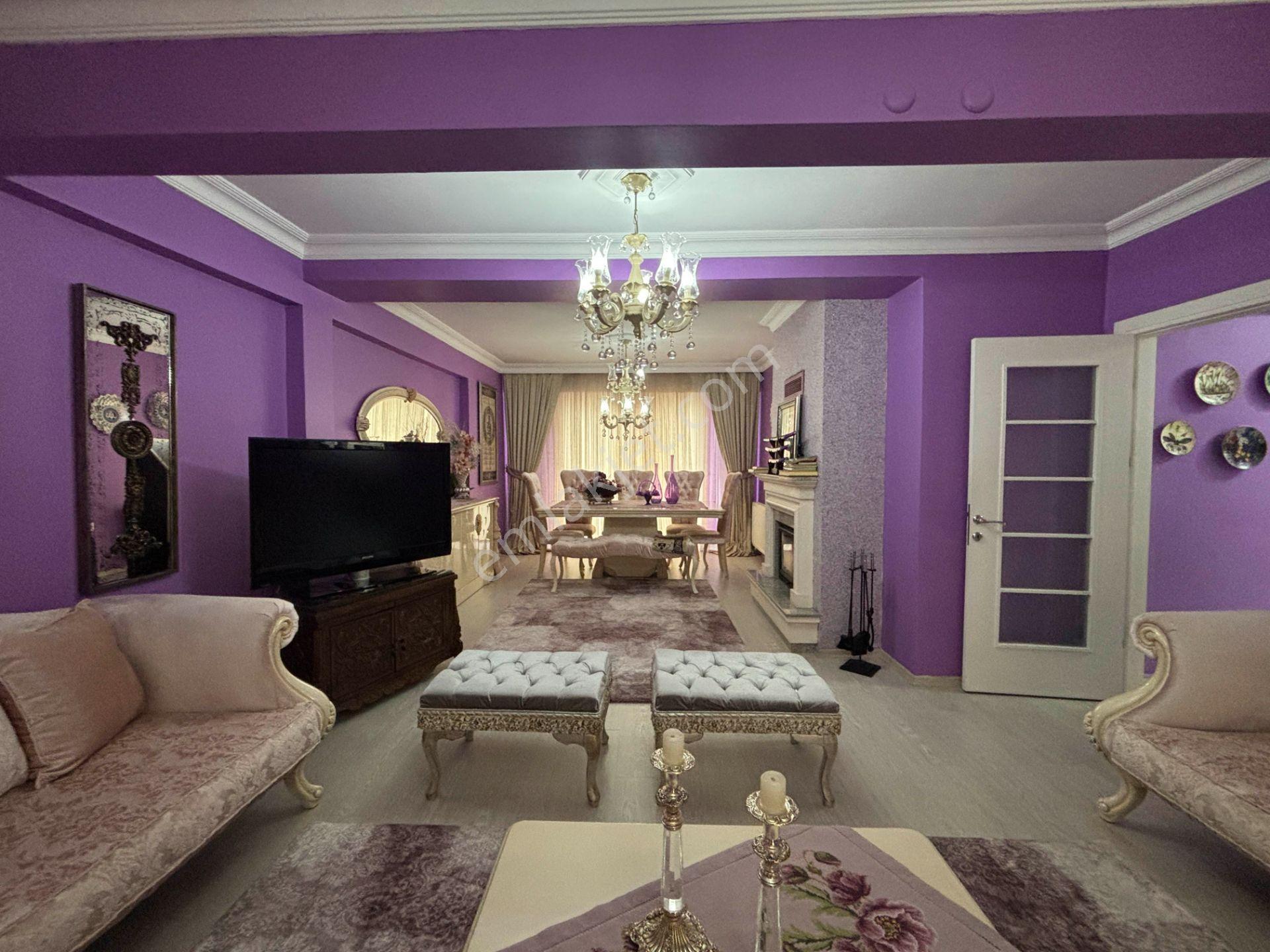 Cedidiye Mahallesi’nde Şömineli, Teraslı 4+1 220 M² Satılık Dubleks Daire - Görsel 7