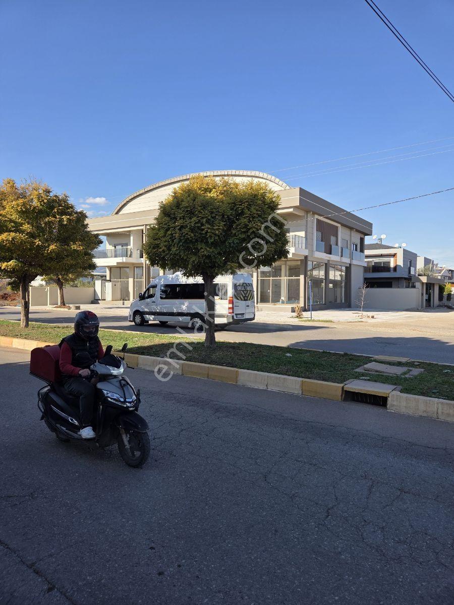 A. Menderes Cad. Kiralık Bacalı 100 M2 İşyeri - Görsel 4