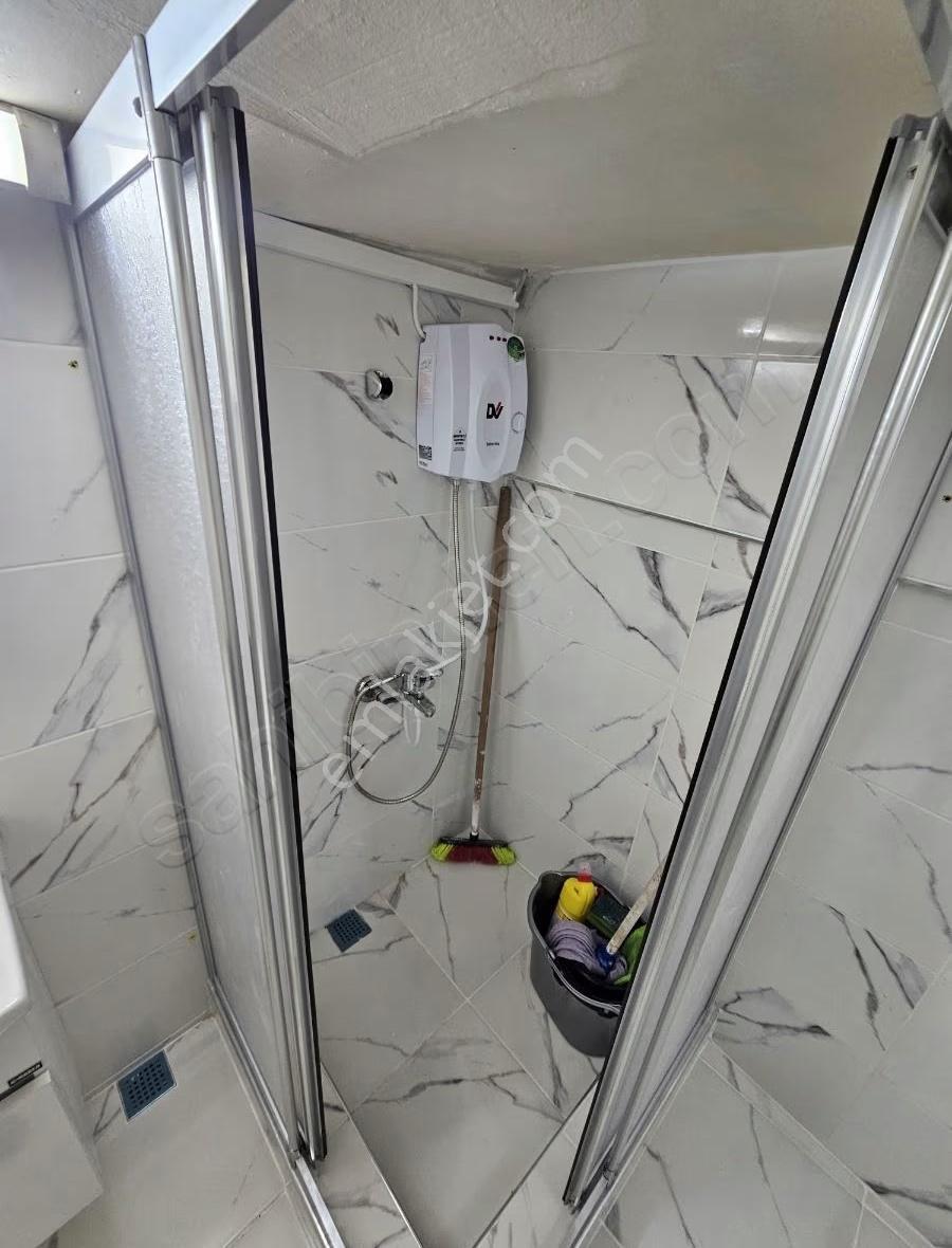 Üsküdar Merkezde Eşyalı İçi Temiz Yenilenmiş Ters Düblex Daire - Görsel 8