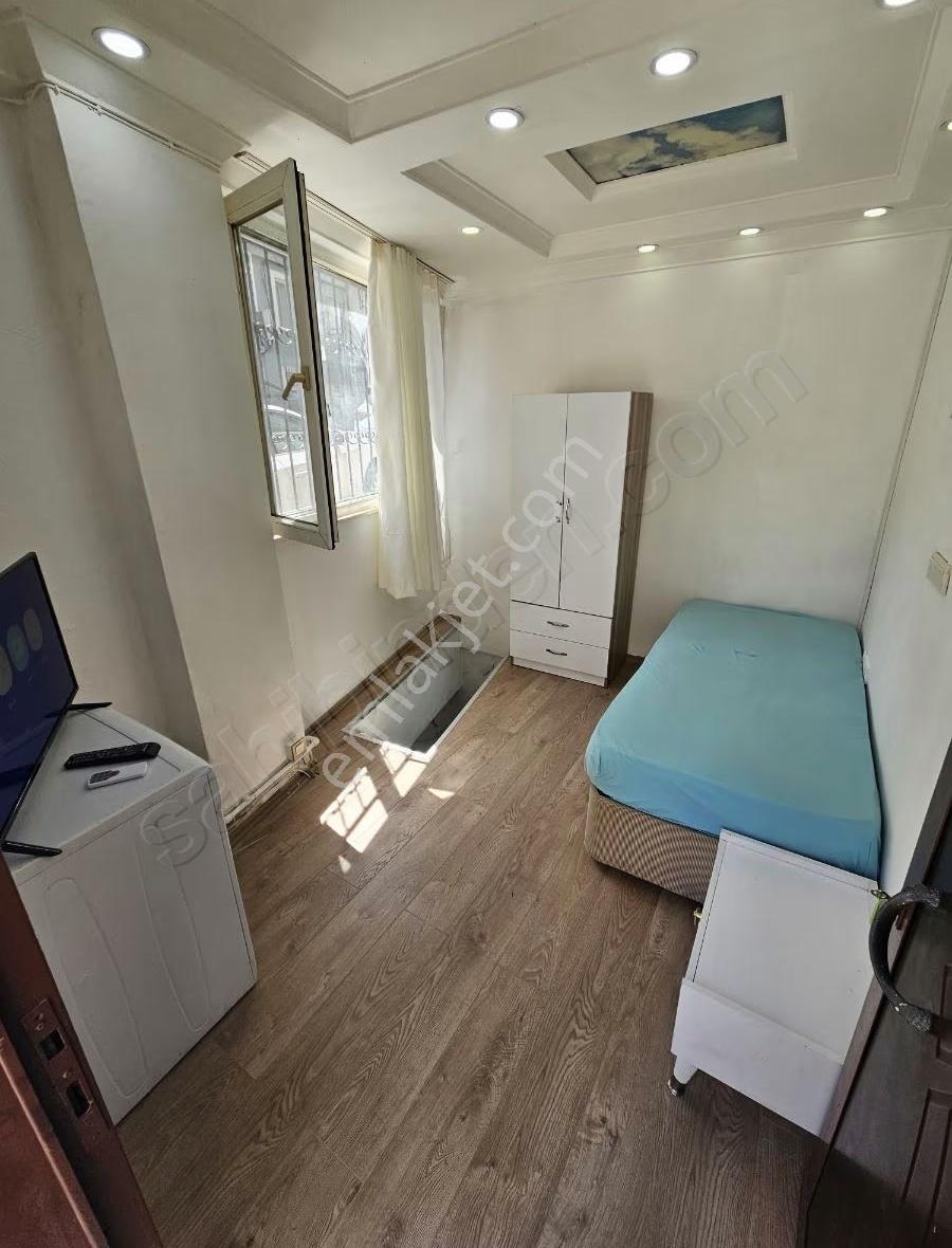 Üsküdar Merkezde Eşyalı İçi Temiz Yenilenmiş Ters Düblex Daire - Görsel 15