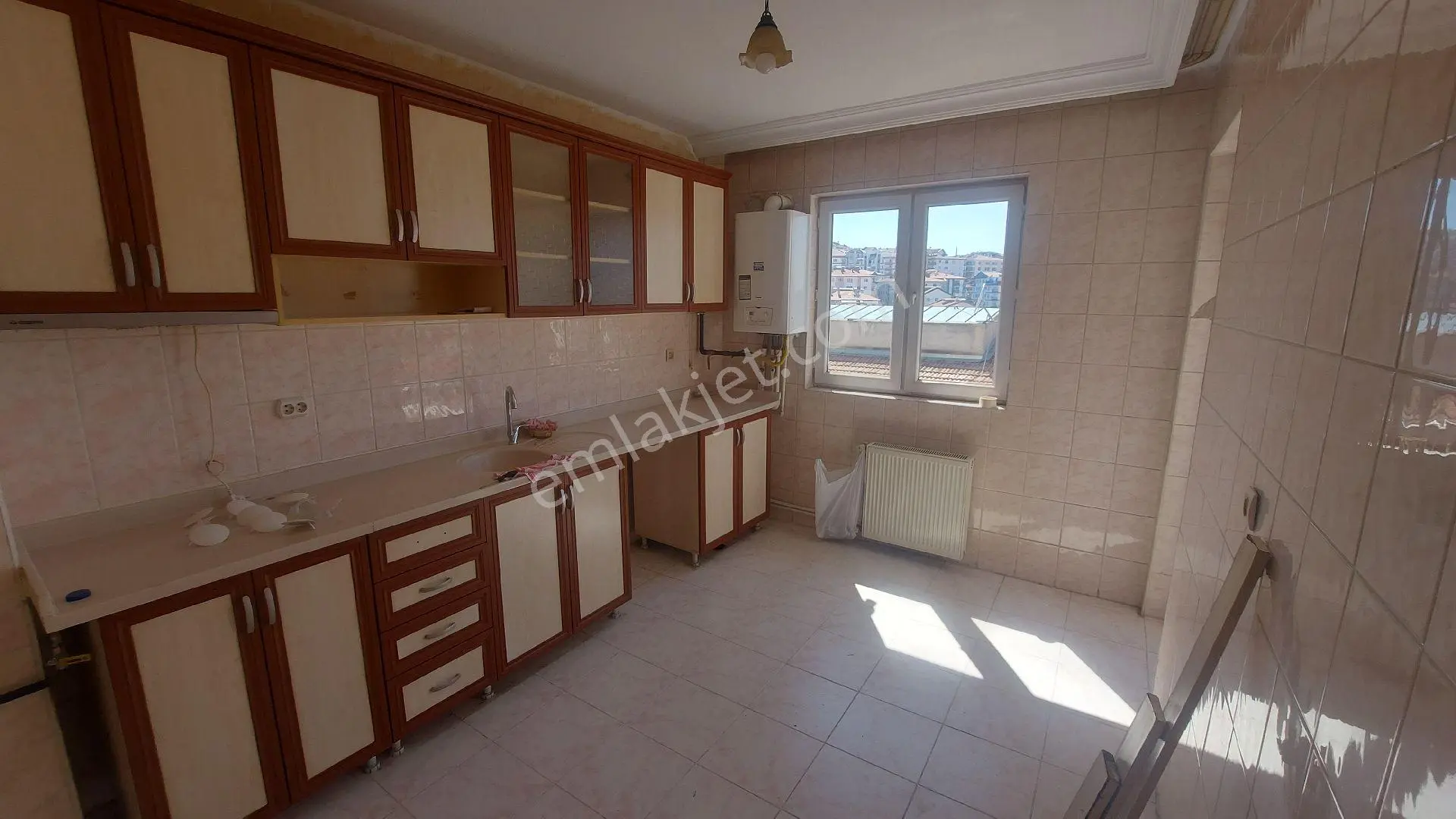 Tuzluçayır Şahintepe Arasında 3+1 Katta 130m2 Daire