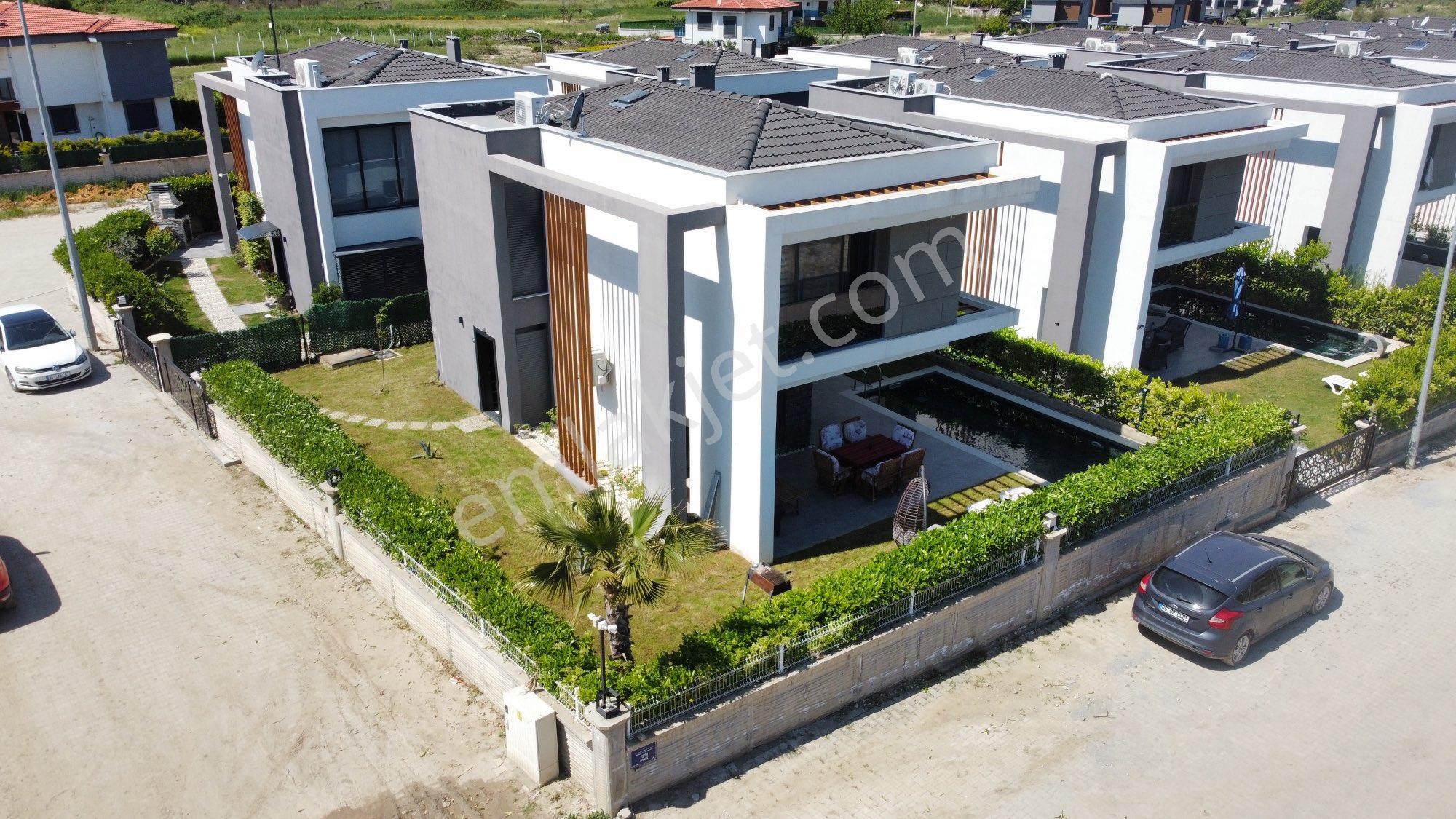 Kuşadası Güzelçamlı 4+1 Özel Havuzlu Tam Müstakil Plaja 1 Km - Görsel 7