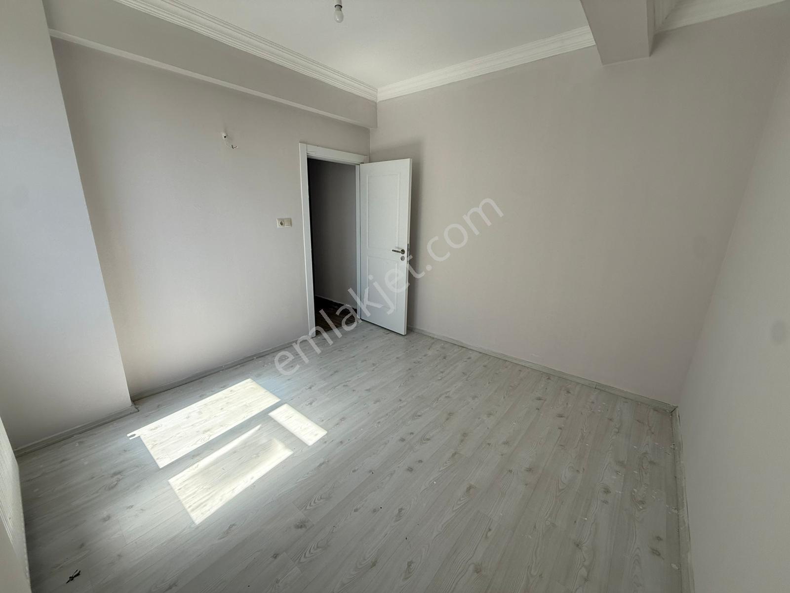 Yaşarsoy Gyo'dan Mehmetçikte Ayaz Evler Sitesi 2+1 Acil Daire - Görsel 7
