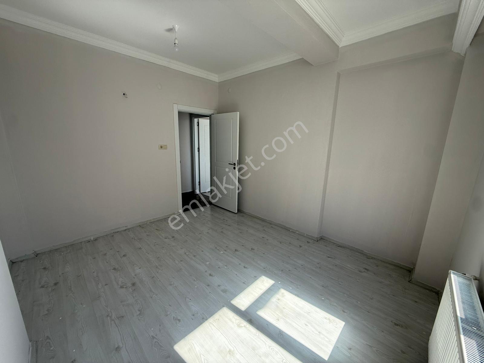 Yaşarsoy Gyo'dan Mehmetçikte Ayaz Evler Sitesi 2+1 Acil Daire - Görsel 13