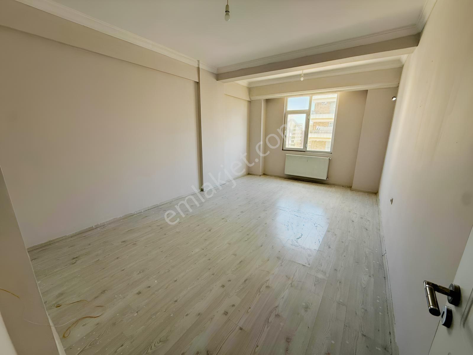 Yaşarsoy Gyo'dan Mehmetçikte Ayaz Evler Sitesi 2+1 Acil Daire - Görsel 24